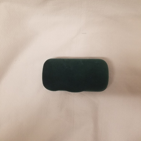 Gucci Green Velour Sunglass Case - Picture 11 of 12